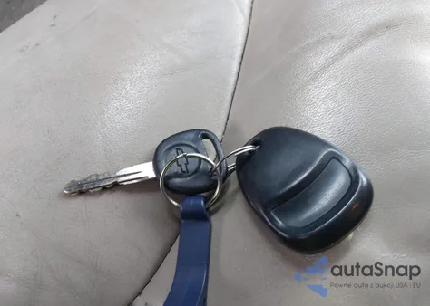 2004 Chevrolet Tahoe Ls из США, поврежденный, VIN 1GNEK13Z44J178842